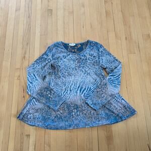 Madison Berkeley Long Sleeve Shirt Size M Blue Animal Print Relaxed Summer